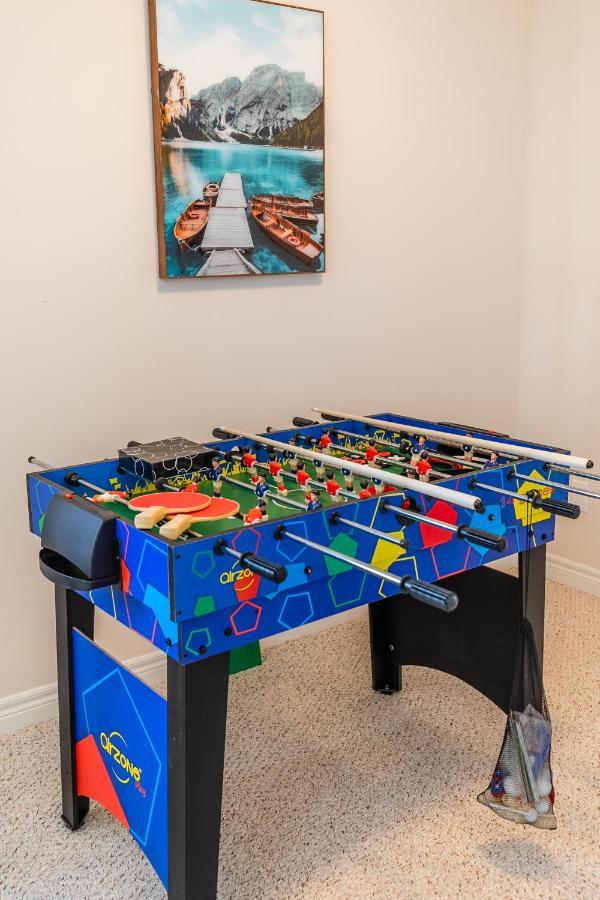 המילטון Globalstay Modern Townhomes In Lakeshore Steps To The Beach מראה חיצוני תמונה