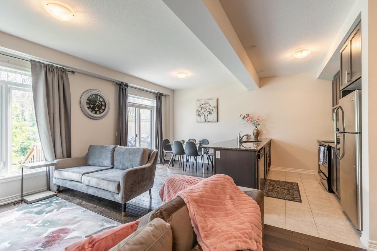 המילטון Globalstay Modern Townhomes In Lakeshore Steps To The Beach מראה חיצוני תמונה