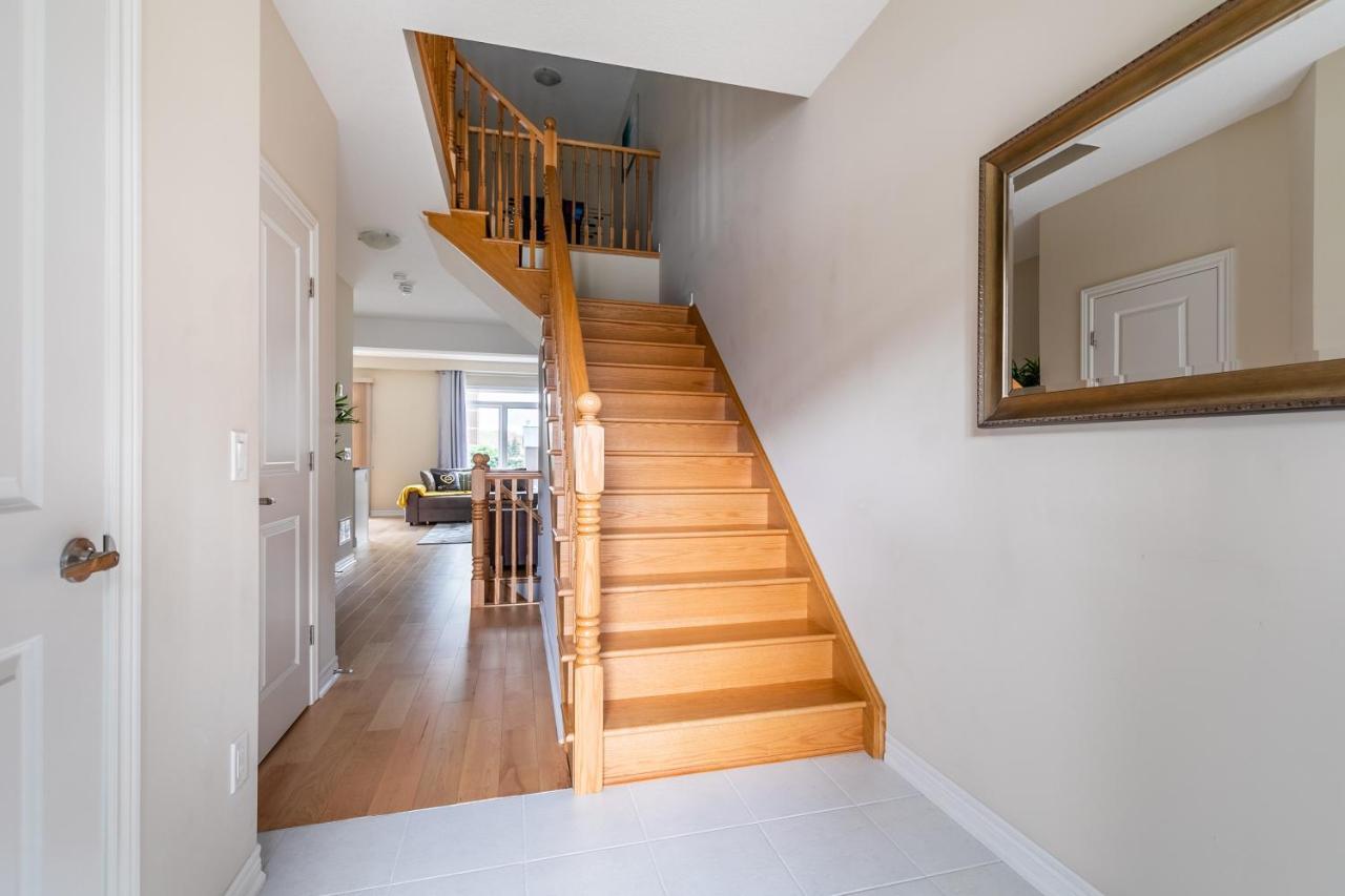 המילטון Globalstay Modern Townhomes In Lakeshore Steps To The Beach מראה חיצוני תמונה